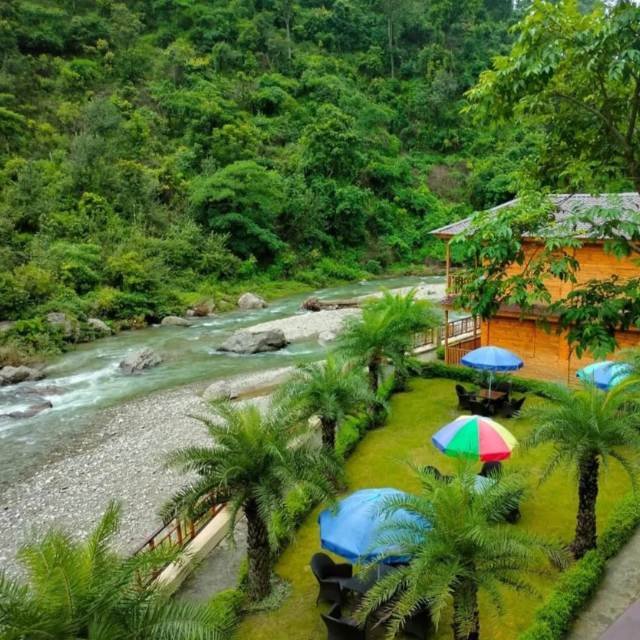 Best Resorts in Lansdowne